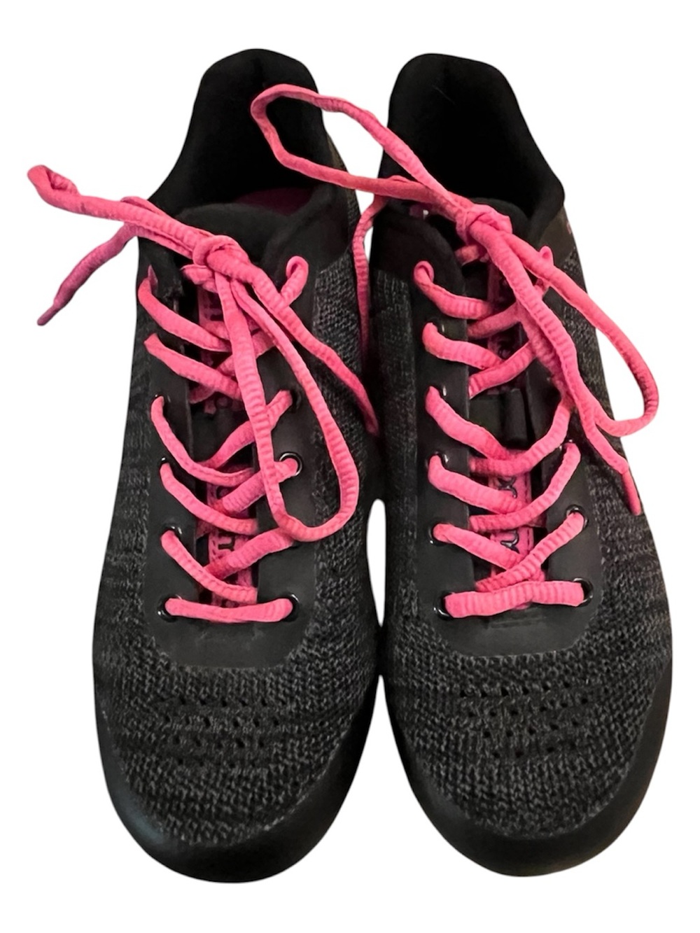 Tommaso Brand Women’s Black Knit Athletic Sneakers with Pink Laces